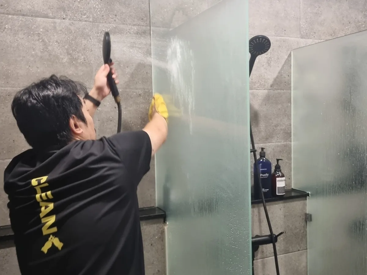 이천시 갈산동 헬스장 복도·대기 동선 야간 위생청소 사례 - 행진크린
